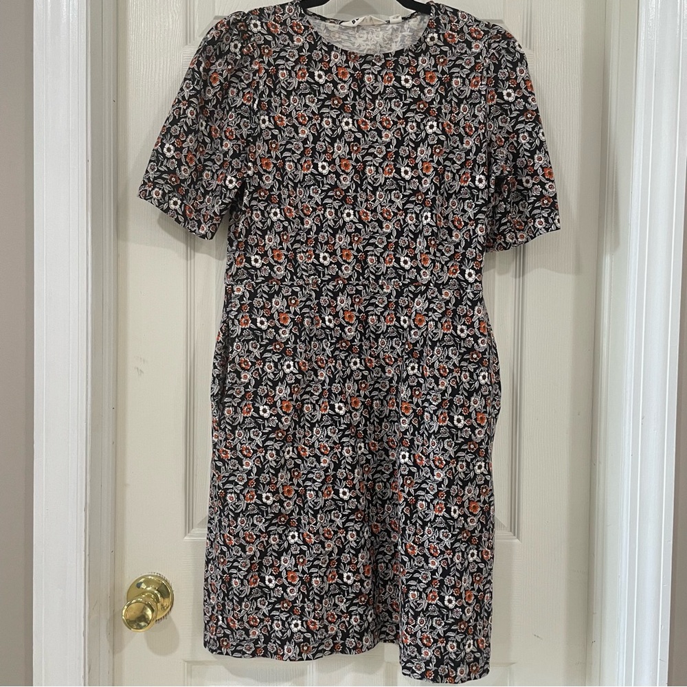 Boden Black and Floral Dress short sleeve size 10